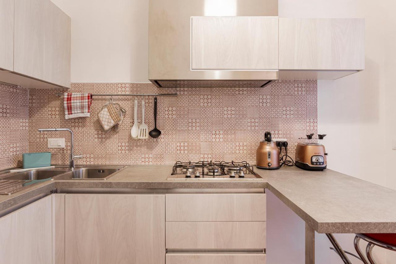 Restayled Chic Apartement- Via Ozieri ミラノ エクステリア 写真