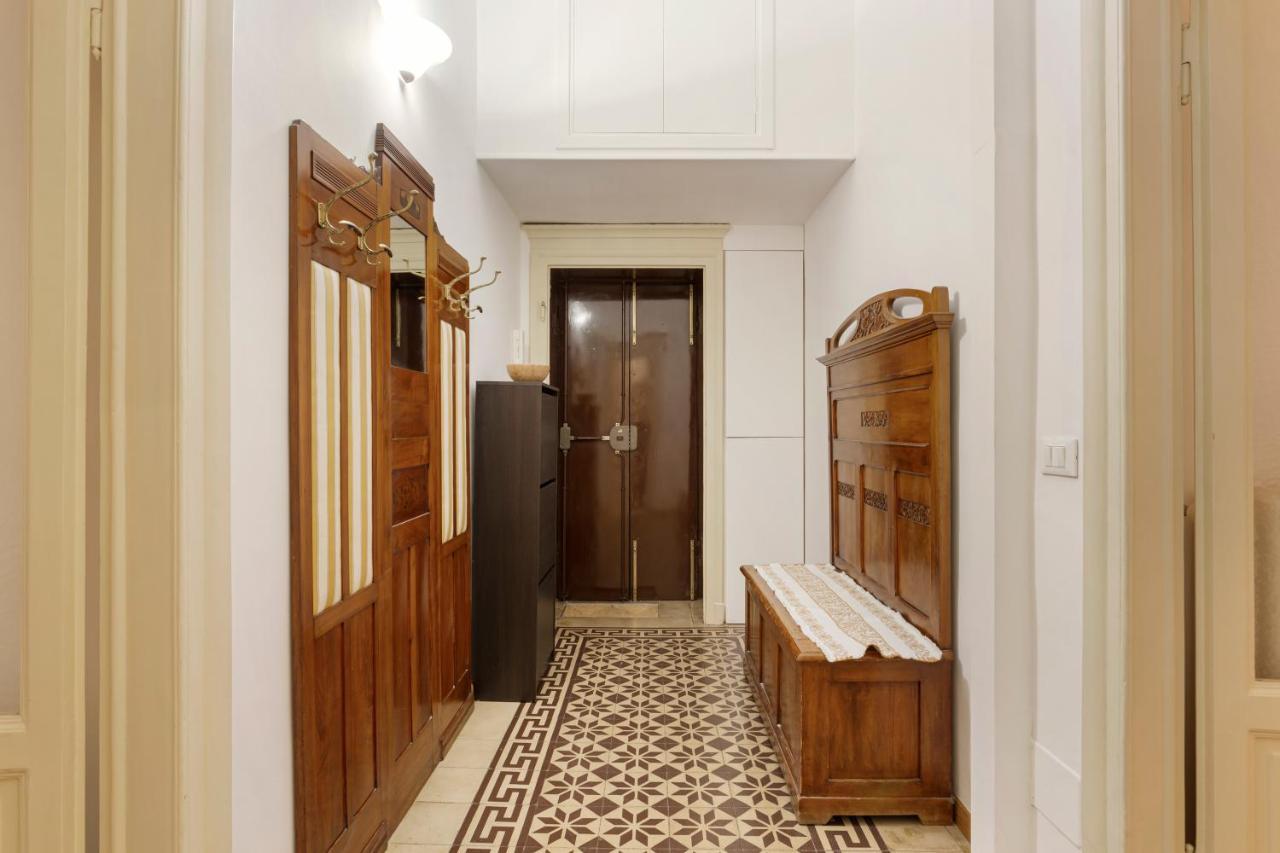 Restayled Chic Apartement- Via Ozieri ミラノ エクステリア 写真